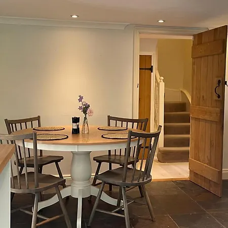 Cottage 7 Mins From Henley With Gated Parking Exterior photo