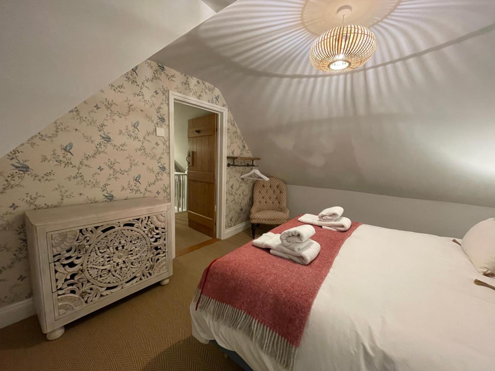 7 Mins From With Gated Parking * Henley-on-Thames